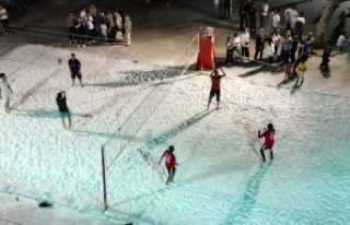 Çankırı'da Tuz Üzerinde Kıyasıya Futbol...