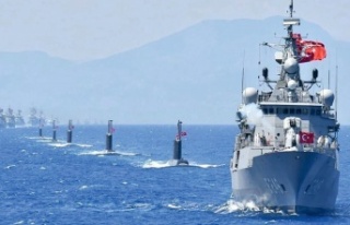 TCG Hızırreis İstanbul Boğazı’nda Halkı Selamlayacak