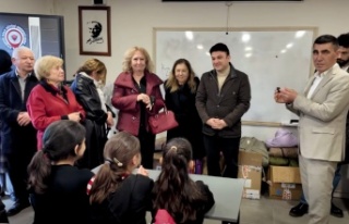 Ataşehir’de Öğrencilere Yeni Yıl Hediyesi: Kırtasiye...