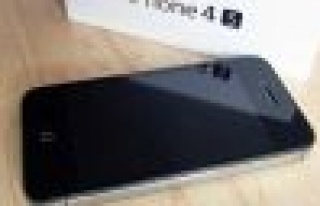 Apple'ın iPhone 4S 'for Steve' rekora doymuyor