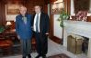 ATASAV Başkanı Sefa Sarısoy, ANG Vakfı başkanını...