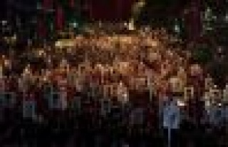 BAĞDAT CADDESİ’NDE ONBİNLER CUMHURİYET İÇİN...