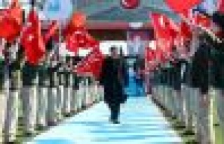 Başbakan Davutoğlu Şehitleri Anma Programına Katıldı