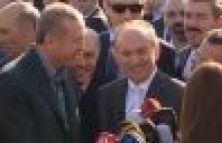 Başbakan Erdoğan'dan muhabire bayram harçlığı