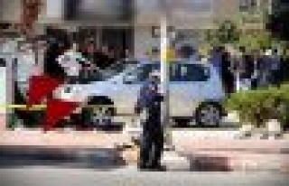 Cep telefonu konuşurken kaza yapanlara emsal olacak...