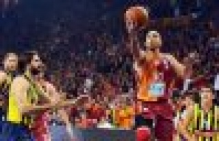 Galatasaray, Fenerbahçe'yi mağlup ederek seride...
