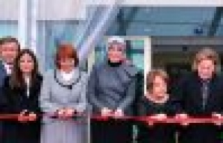 Hayrünnisa Gül, Metin Sabancı Okullarının Açılışını...