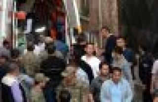 Iğdır'da Şehit olan askerlerin baba evine ateş...
