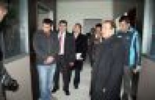 KARATEKİN ÜNİVERSİTESİ REKTÖRÜ BASINLA BULUŞTU