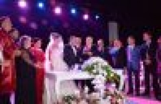 Kılıçdaroğlu Nikah Şahitliği Yaptı