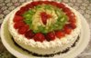Meyveli yaş pasta 