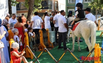 Çocuklar Midilli Atlara Binerek Unutulmaz Bir Gün Yaşadı