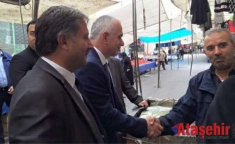 Erol Kaya Ataşehir’de pazar ziyaret etti