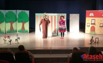 Ümraniye’de Tiyatro Perdeleri Açıldı