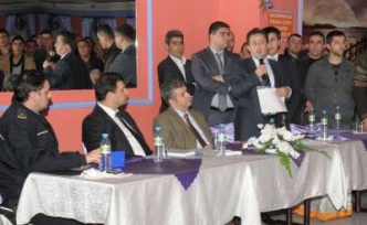 Emniyet’ten Huzur Toplantısı   Tuzla’da, polis ile halk Elele