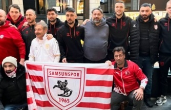 Samsunspor taraftarları İzlanda’da futbolcularla buluşarak büyük coşku yaşadı.