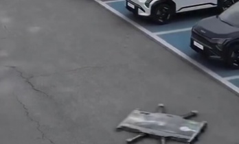 Çin'de Yapay Zeka Destekli Alışveriş ve Park Robotları