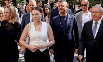 Özgür Özel’den Vefa Duruşu