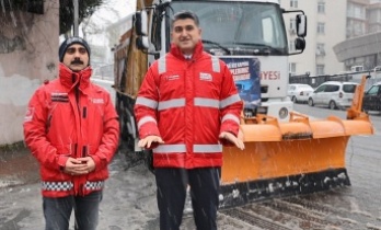 Ataşehir’de Karla Mücadele Aralıksız Sürüyor