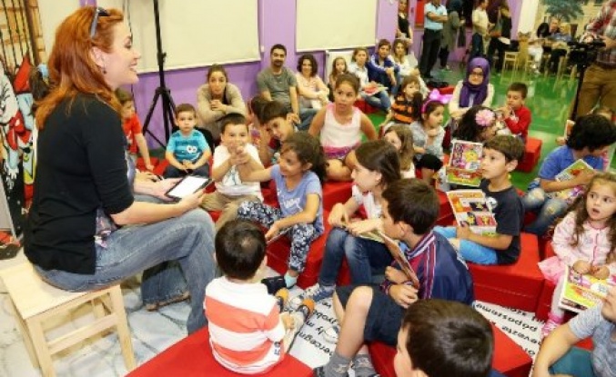 Ataşehir'de Masal ve gösterilerle çocuklar eğleniyor