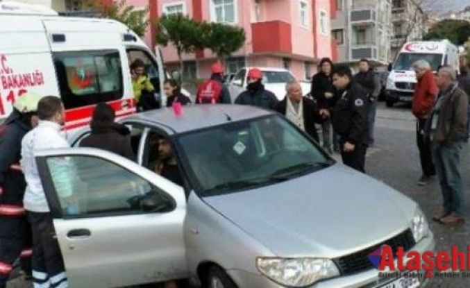 Ataşehir'de 3 Kişinin Yaralandığı Kaza Gasp Olayı Çıktı