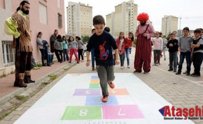 Sokak oyunları yeniden yaşatılıyor