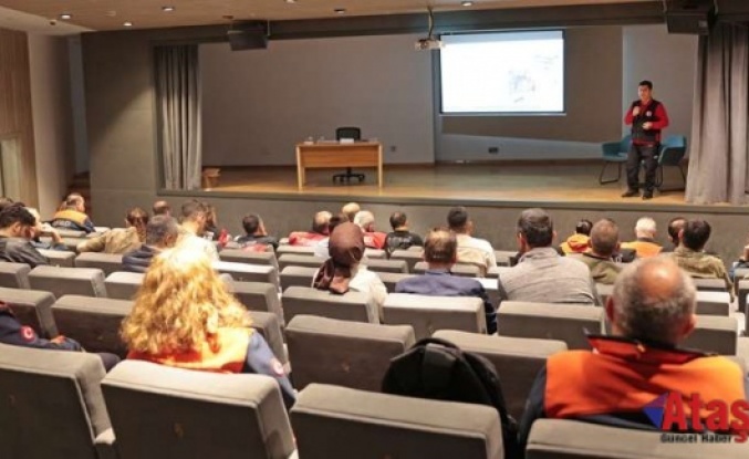 ATAŞEHİR'DE SINAV MARATONUNDA AİLELERE DESTEK