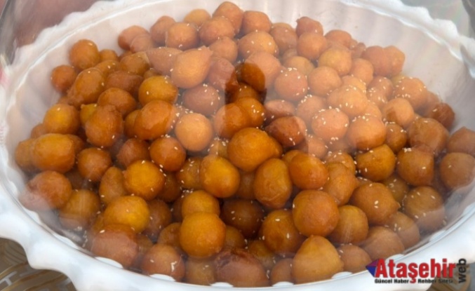 Luqaimat, Arap sokak lezzetlerinin en sevilen tatlılarından biridir.