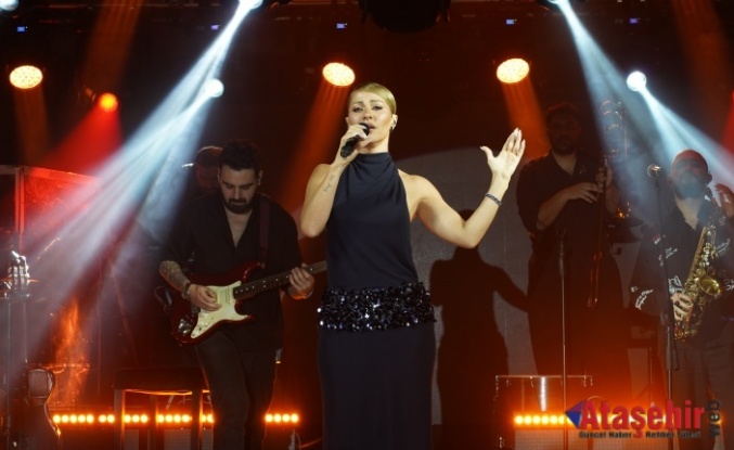  DERYA ULUĞ’DAN TURKCHEM GECESİNE ÖZEL PERFORMANS
