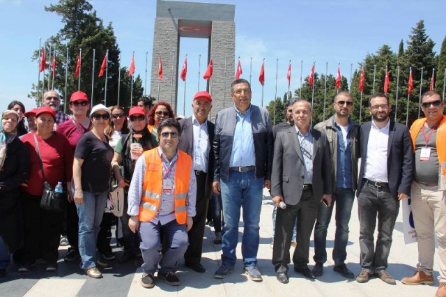 8000 Ataşehirli'den Çanakkalede Şehitlik Ziyareti