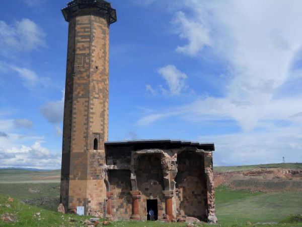 Ani-Antik-kent Ebul menucerh Anadoludaki ilk camii