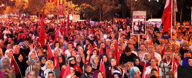 Ak Parti Ataşehir Demokrasi Nöbeti Taçlandırıldı 2016