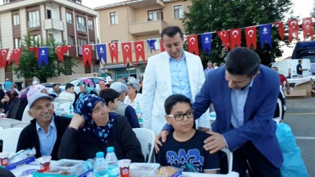 Ak Parti Ataşehir, Esatpaşa Sokak İftarı 2015