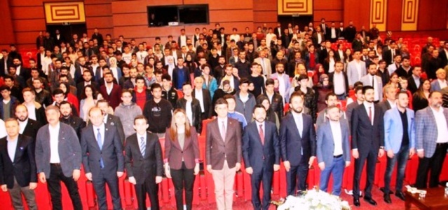 Fatih Kayacı, Ak Parti Ataşehir Gençlik Kolları Başkanı Seçildi