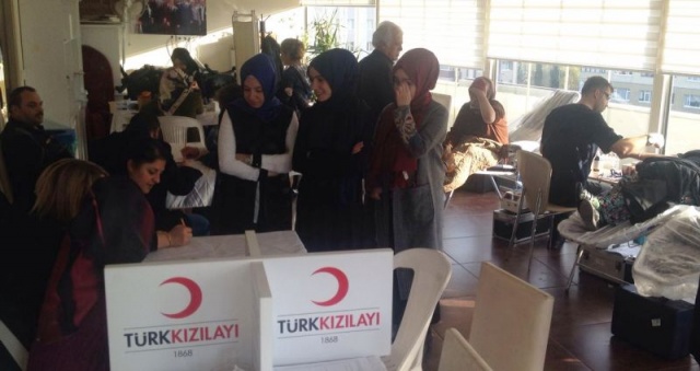 Ak Parti Ataşehir Kadın kolları Kan Bağışı Kampanyası 2016