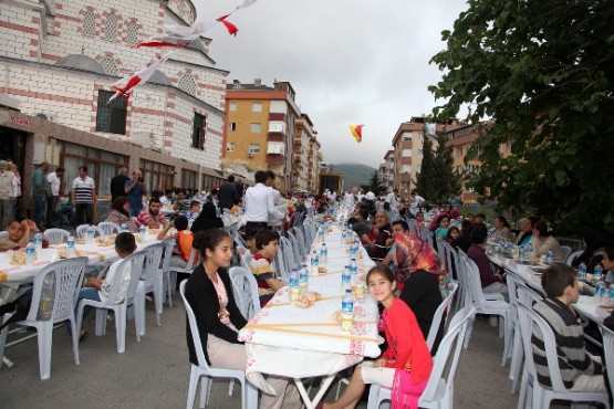 Ataşehir Belediyesi İnönü Mahalesi İftari 2015