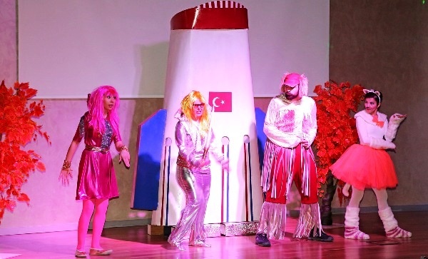 Ataşehir'de Binlerce çocuk tiyatro ve kitapla buluştu, 2016