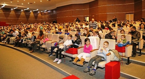 Ataşehir'de Binlerce çocuk tiyatro ve kitapla buluştu, 2016