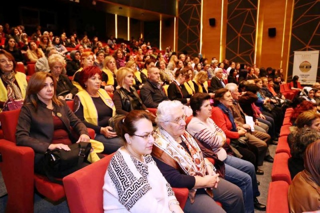 Ataşehir, Kadına Yönelik Şiddeti Protesto Etti