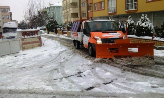 Ataşehir Belediyesi Kar çalışmalarını sürdürüyor