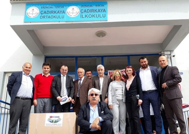 AYEDER, Anadolu Avrupa Yakası Erzincanlılar Derneği Yönetimi, Erzincan ilçe ve köy okullarında hediye dağıtımı, 2017