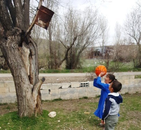 AYEDER, Anadolu Avrupa Yakası Erzincanlılar Derneği Yönetimi, Erzincan ilçe ve köy okullarında hediye dağıtımı, 2017
