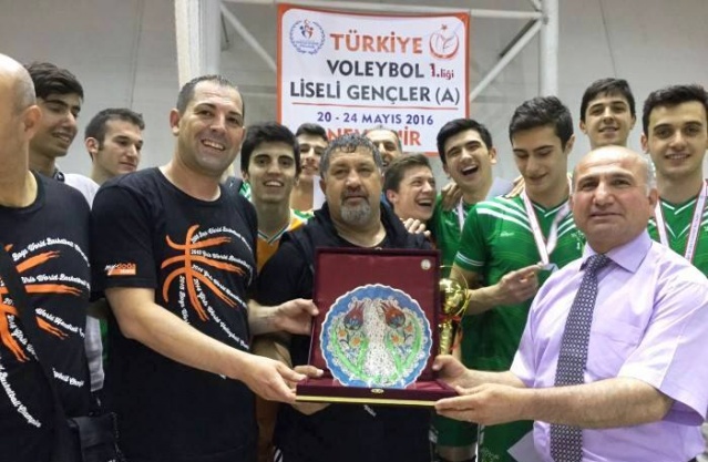 BOSTANCI DOĞA ANADOLU LİSESİ VOLEYBOL ŞAMPİYONASI'NDA TÜRKİYE BİRİNCİSİ OLDU.