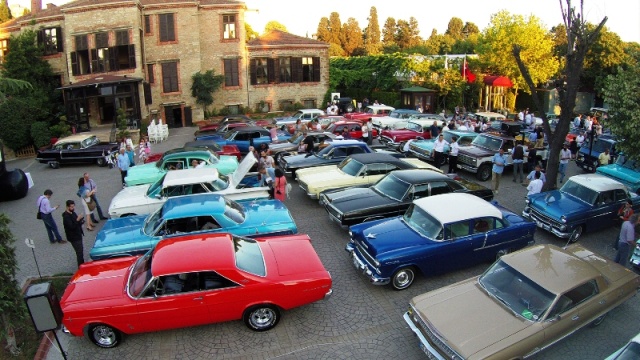 Hababam Sınıfı 41 yıl Klasik Arabalarla KutlamasıHababam Sınıfı 41 yıl Klasik Arabalarla Kutlaması