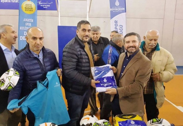 İBB, Atasehir'de Bulunan Amatör Spor Kulüplerine Yardım dağıttı