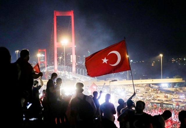 İstanbul Bogaziçi Köprüsü, Darbe girişimi Protesto Yürüyüşü 2016