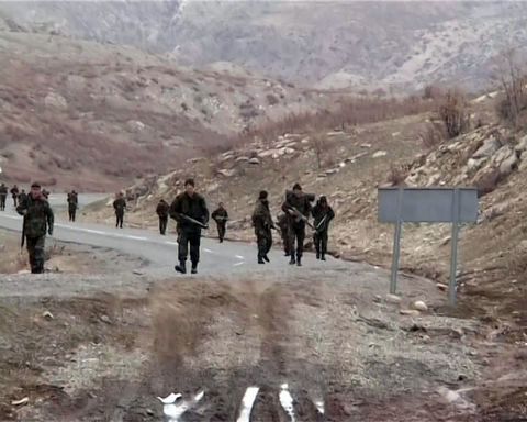 MEHMETCİK, ANNEME SELAM SÖYLE