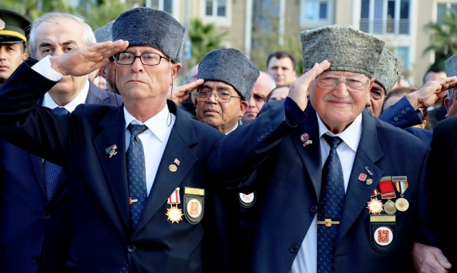 ULU ÖNDER ATATÜRK ÖZLEMLE VE SAYGIYLA ATAŞEHİR’DE ANILDI