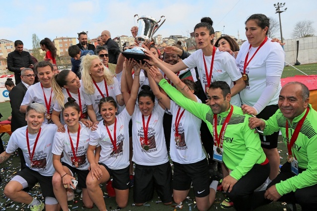 Ataşehir Bayan Futbol Takımı Şampiyon Oldu 2018