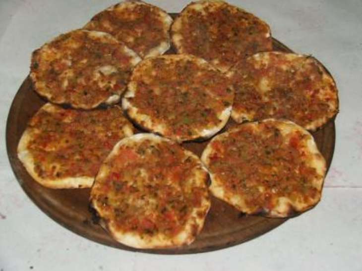 Lahmacun nasıl yapılır Lahmacun Tarifi